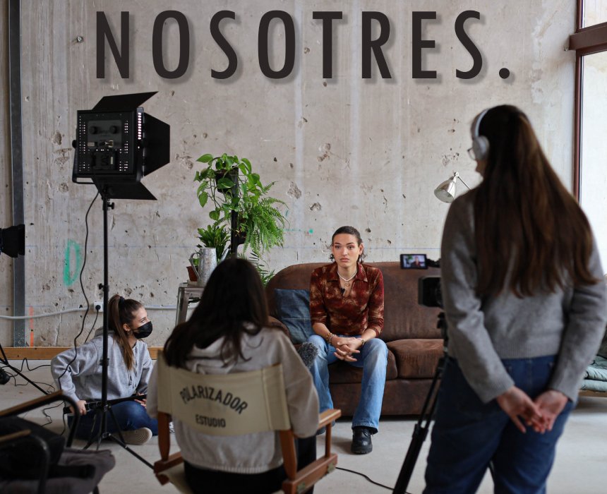 Nosotres. Nosotres.
